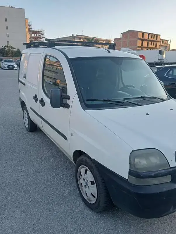 Usata Fiat Doblò 63 CV (46 kW) 2002 Monovolume