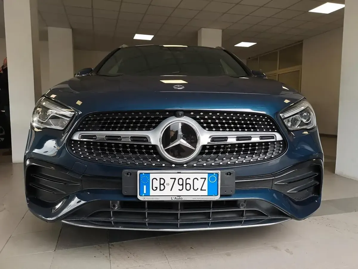 Usata Mercedes GLA250 Premium 160 CV (117 kW) 2020 Blu SUV
