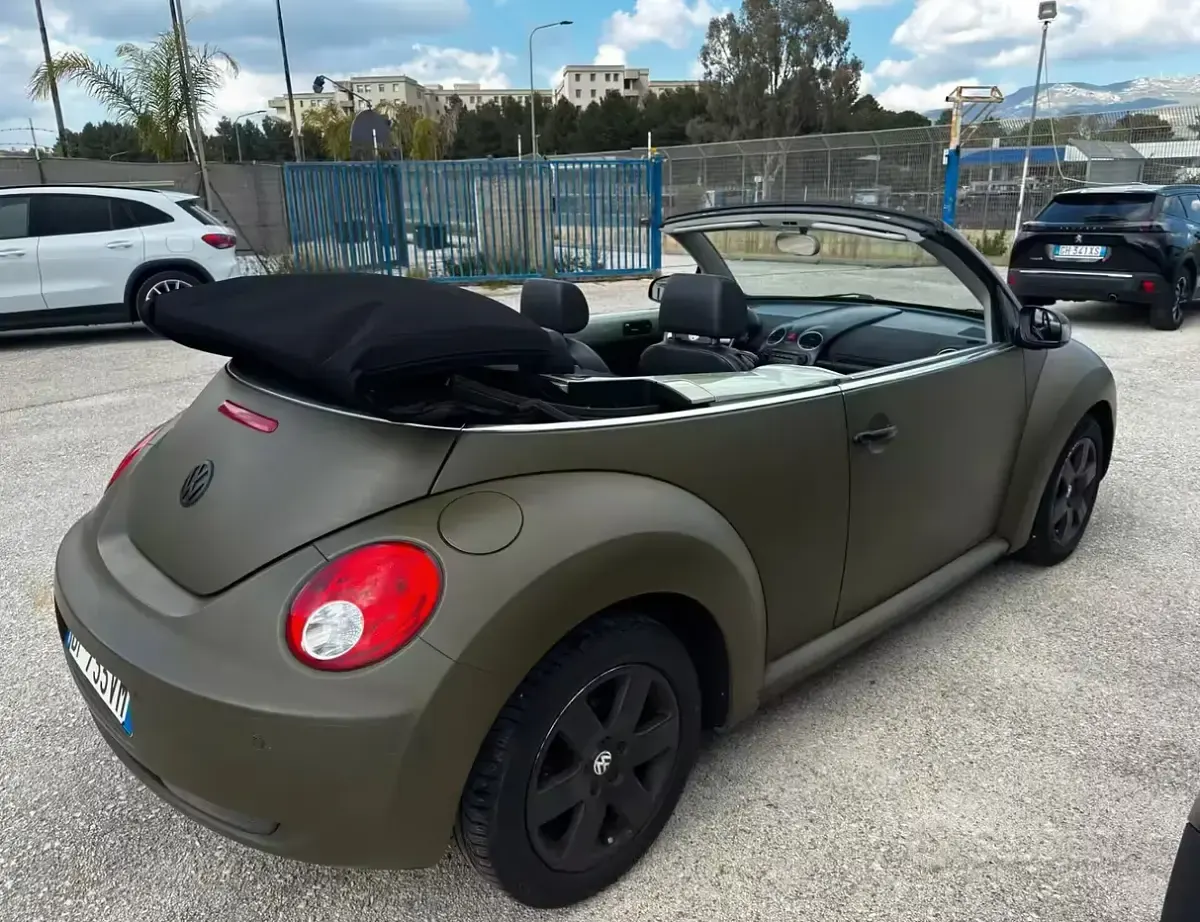 Usata VW New Beetle 105 CV (77 kW) 2008 Verde Utilitaria