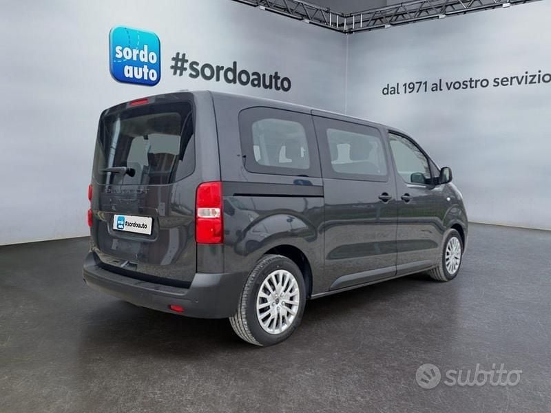 Nuova Peugeot Traveller 180 CV (132 kW) 2025 Nero Monovolume