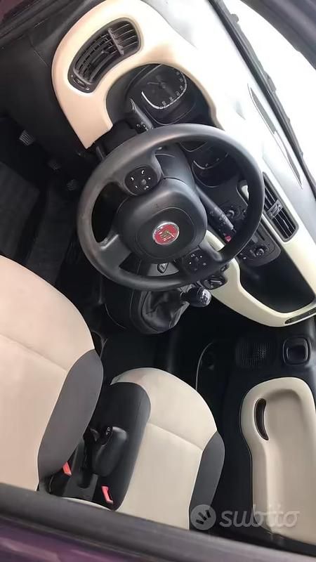Usata Fiat Panda 75 CV (55 kW) 2013 Rosso Utilitaria