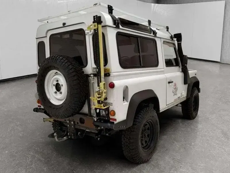 Usata Land Rover Defender 122 CV (89 kW) 2011 Bianco pastello Station wagon