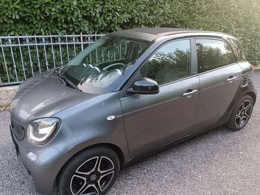Usata Smart ForFour Exclusive 90 CV (66 kW) 2015 Nero Utilitaria