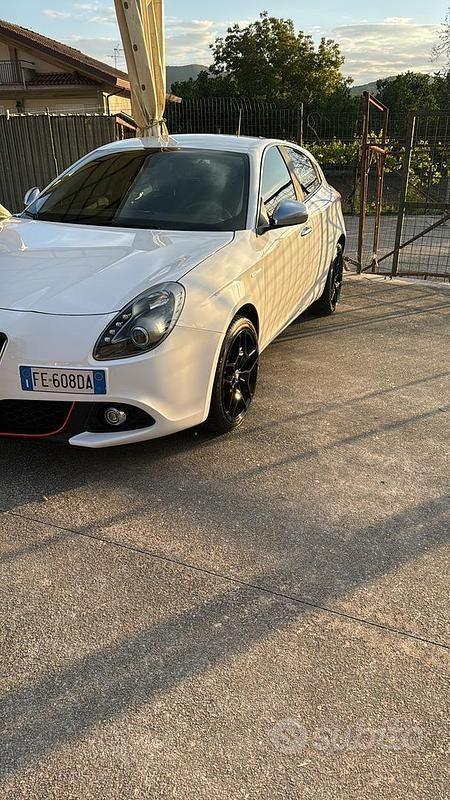 Usata Alfa Romeo Giulietta Exclusive 120 CV (88 kW) 2016 Bianco Berlina