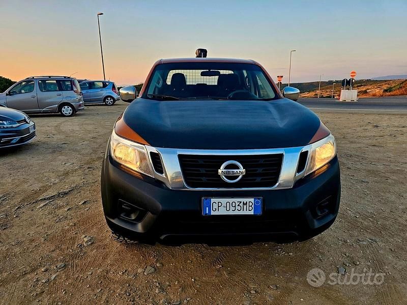Gebraucht Nissan Navara 190 PS (139 kW) 2015 Schwarz Pickup