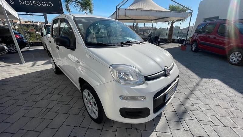 Usata Fiat Panda Lounge 86 CV (63 kW) 2015 Bianco Utilitaria