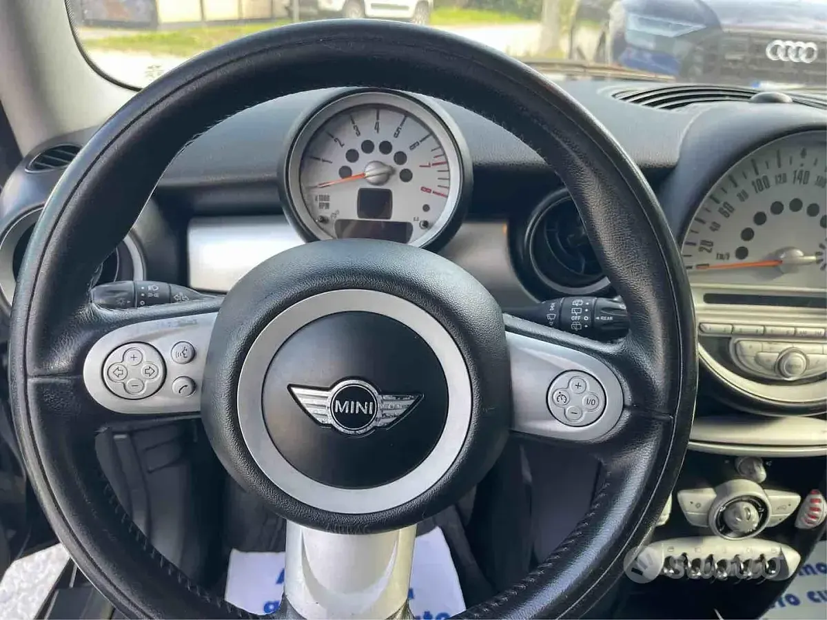 Usata Mini Cooper 71 CV (52 kW) 2010 Nero Utilitaria