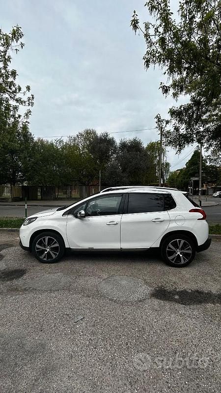 Usata Peugeot 2008 92 CV (67 kW) 2014 Bianco SUV
