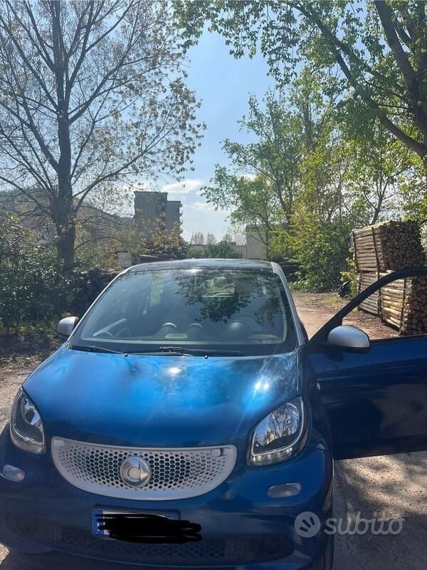 Blu Usata 2017 Smart ForFour Utilitaria | 10.000 € - Immagine 1/4