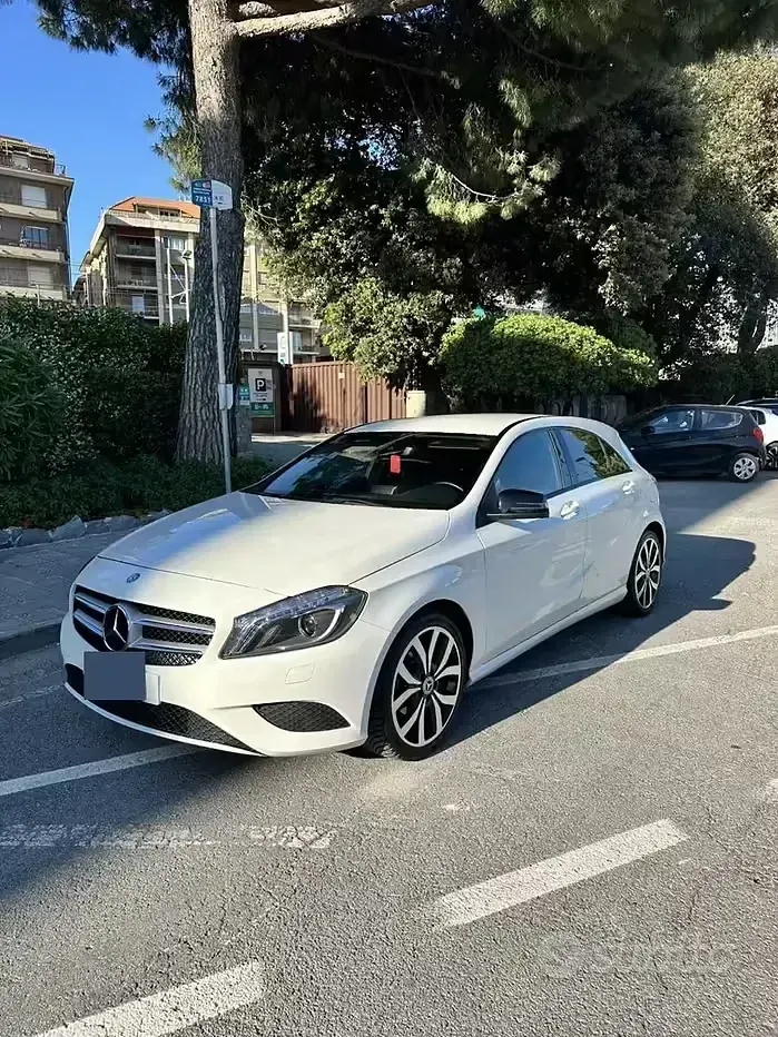 Usata Mercedes A180 Edition 122 CV (89 kW) 2015 Bianco Utilitaria