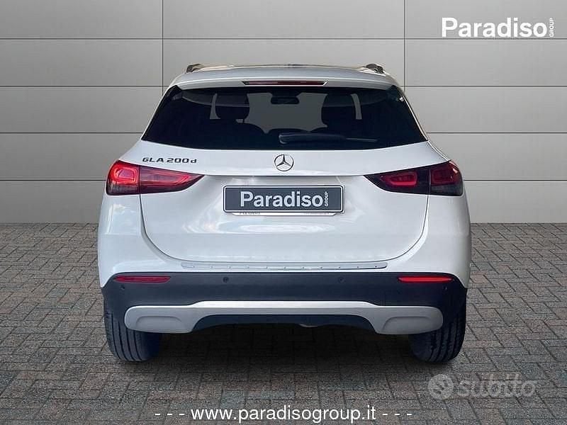 Usata Mercedes GLA200 150 CV (110 kW) 2021 Bianco SUV