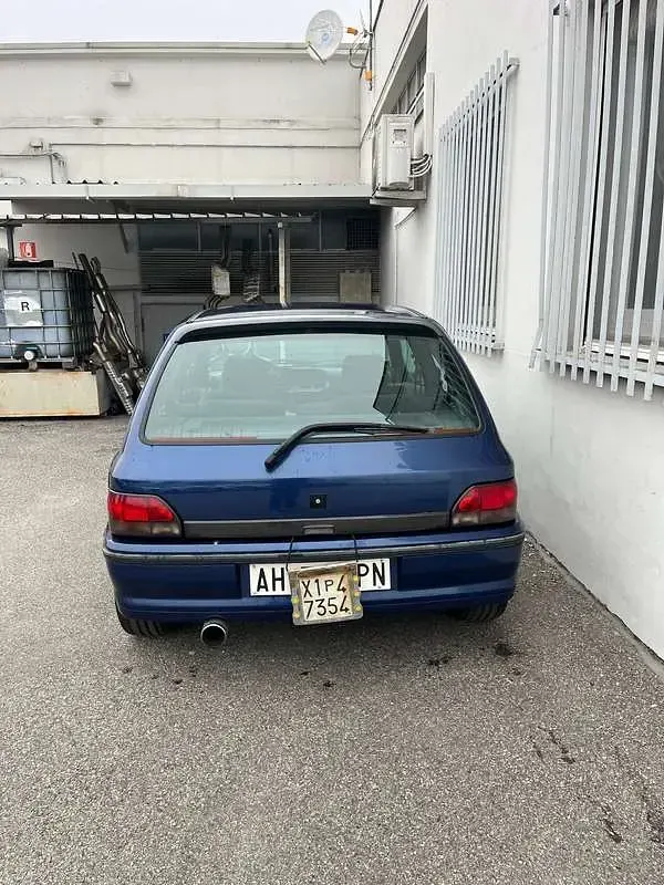 Usata Renault Clio 135 CV (99 kW) 1995 Utilitaria