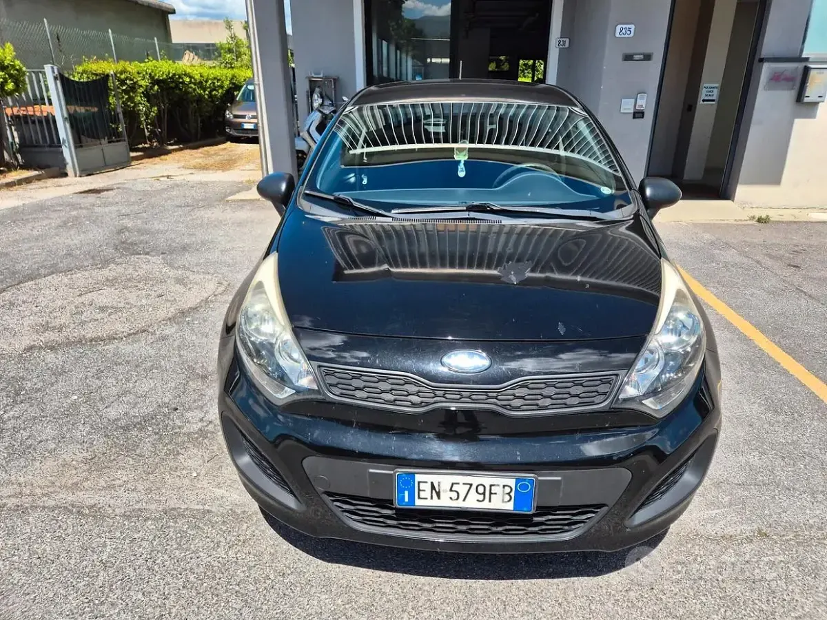 Usata Kia Rio EX 75 CV (55 kW) 2012 Nero Berlina