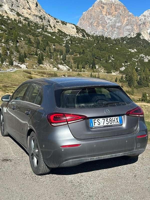 Usata Mercedes A180 Business 116 CV (85 kW) 2019 Grigio Berlina