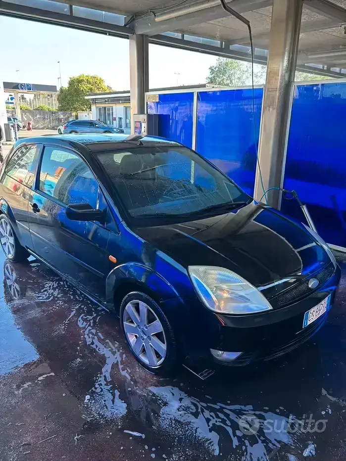 Second-hand Ford Fiesta 73 CP (53 kW) 2008 Negru Hatchback
