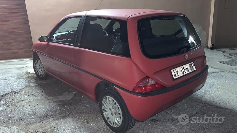 Usata 1998 Lancia Ypsilon Due volumi | 1200 € (Ottimo prezzo) - Immagine 1/4