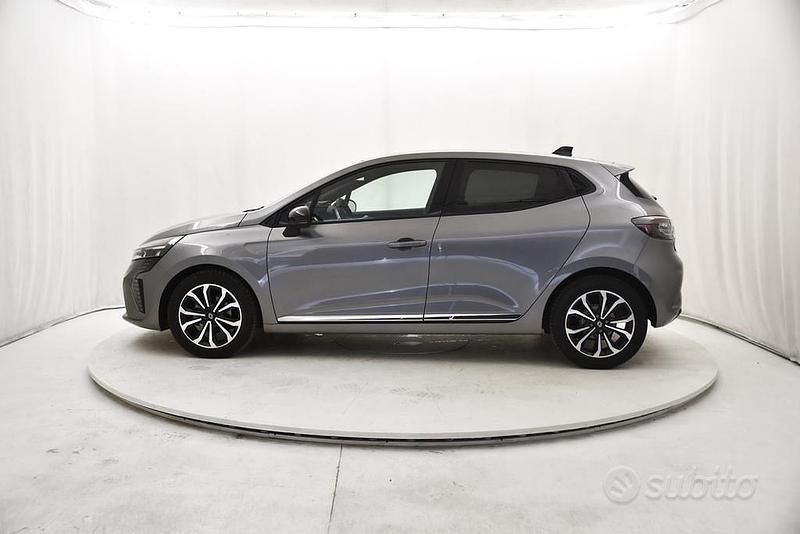 Usata Renault Clio V Techno 91 CV (66 kW) 2025 Grigio Berlina