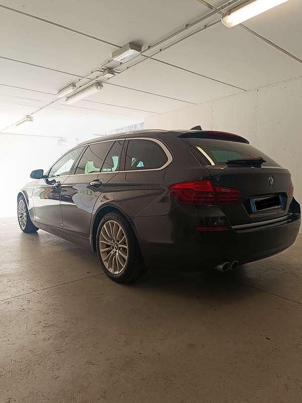 Usata BMW 520 Luxury Line 184 CV (135 kW) 2014 Grigio Station wagon
