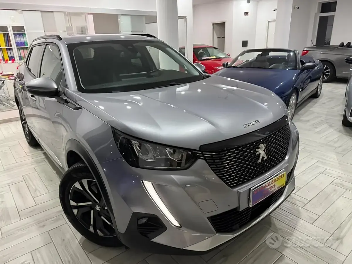 Usata Peugeot 2008 Allure 131 CV (96 kW) 2022 Grigio SUV