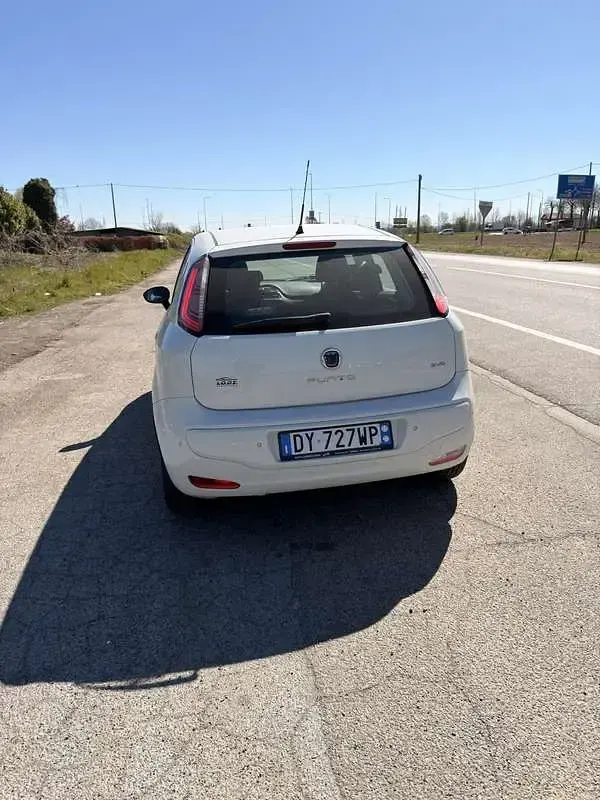 Usata Fiat Grande Punto 77 CV (56 kW) 2011 Utilitaria