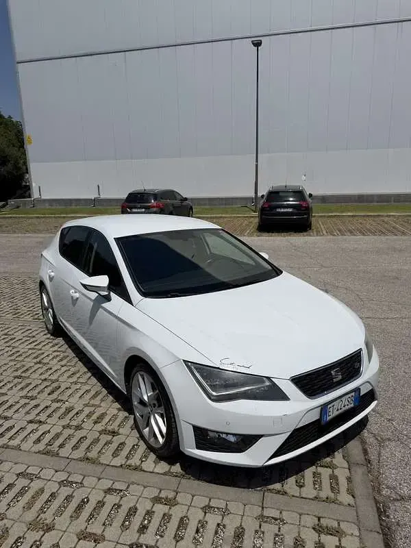 Usata Seat Leon FR 150 CV (110 kW) 2014 Berlina