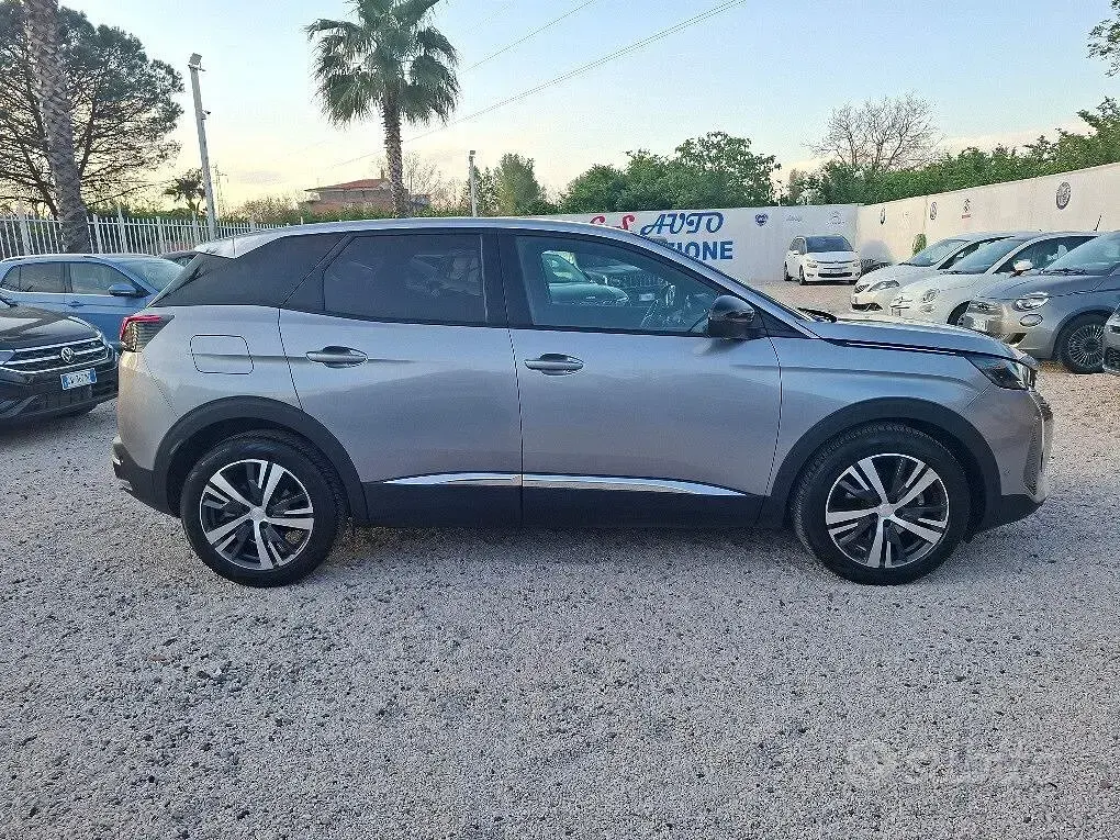 Usata Peugeot 3008 Allure 131 CV (96 kW) 2023 Grigio SUV