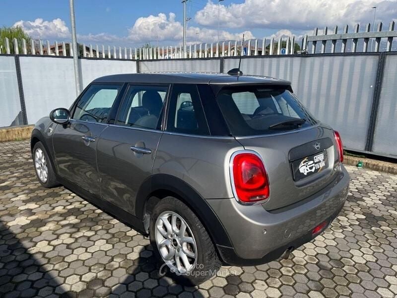 Usata Mini One Clubman Business 95 CV (69 kW) 2019 Gray Station wagon