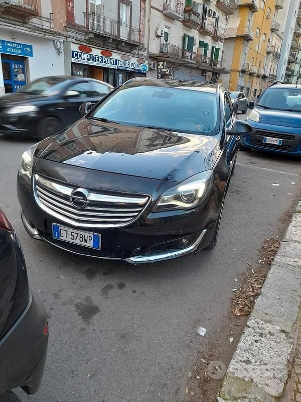 Usata Opel Insignia Cosmo 140 CV (102 kW) 2014 Nero Station wagon