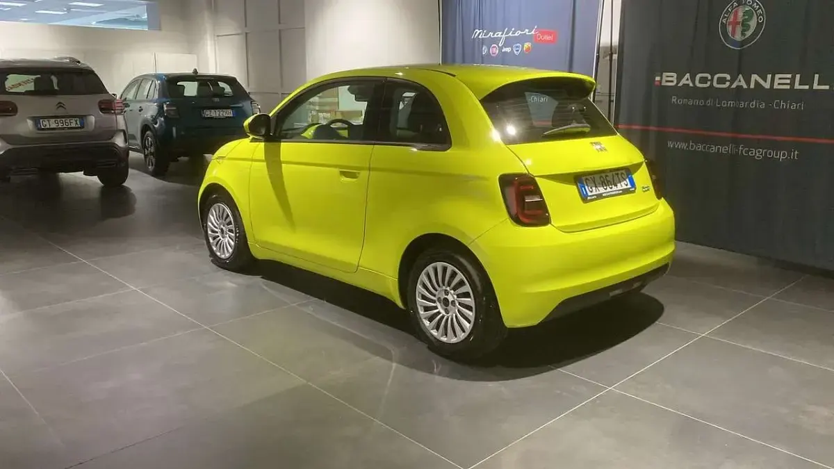 Usata Fiat 500e 86 kW (118 CV) 2025 Giallo Berlina
