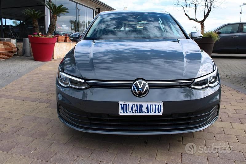 Usata VW Golf VIII Style 116 CV (85 kW) 2022 Grigio Berlina