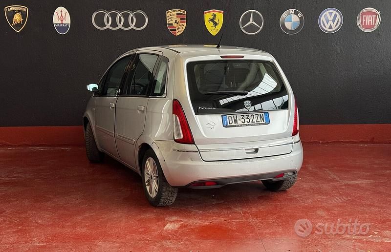 Usata Lancia Musa 77 CV (56 kW) 2009 Grigio Monovolume