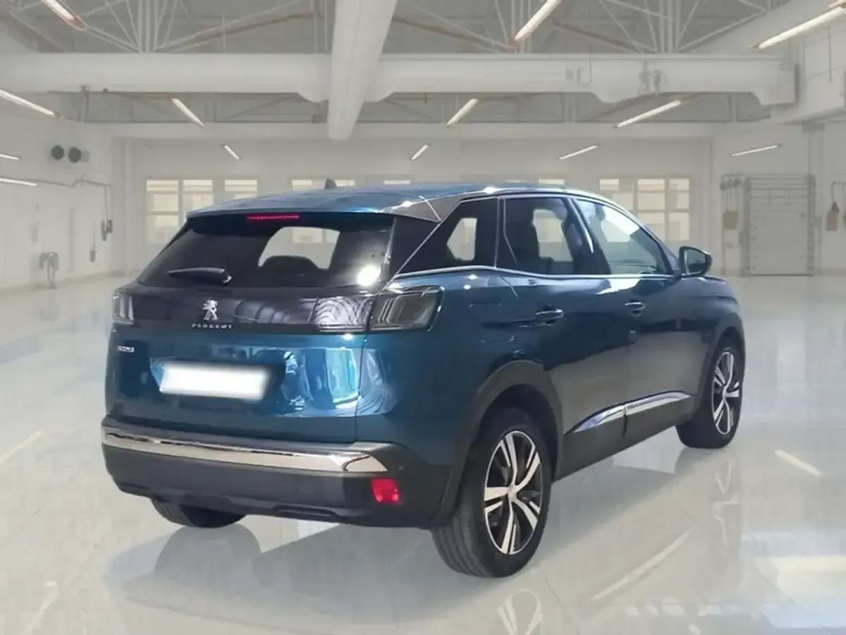 Usata Peugeot 3008 Allure 131 CV (96 kW) 2022 Blu SUV