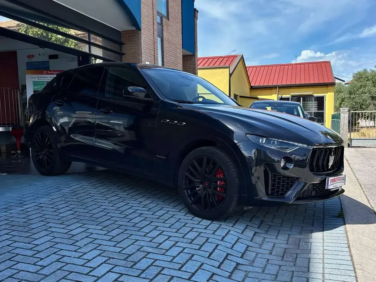Usata Maserati Levante 275 CV (202 kW) 2018 Nero SUV