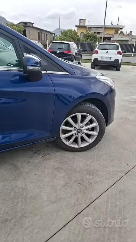 Usata Ford Fiesta Titanium 95 CV (69 kW) 2017 Blu Berlina