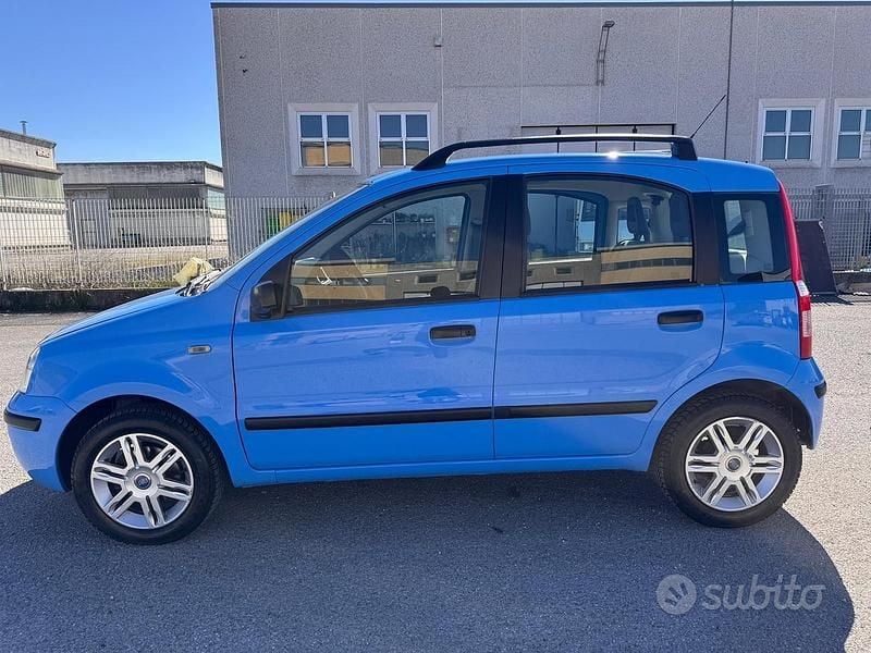 Usata Fiat Panda Emotion 82 CV (60 kW) 2004 Blu Utilitaria