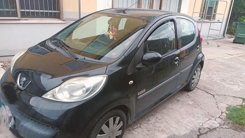 Usata 2008 Peugeot 107 Due volumi | 1500 € (Buon prezzo) - Immagine 1/4