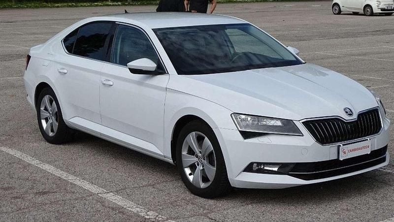 Usata Skoda Superb Executive 120 CV (88 kW) 2016 Bianco Berlina