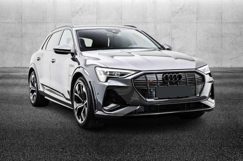 Usata Audi e-tron Business 225 kW (307 CV) 2022 Grigio SUV