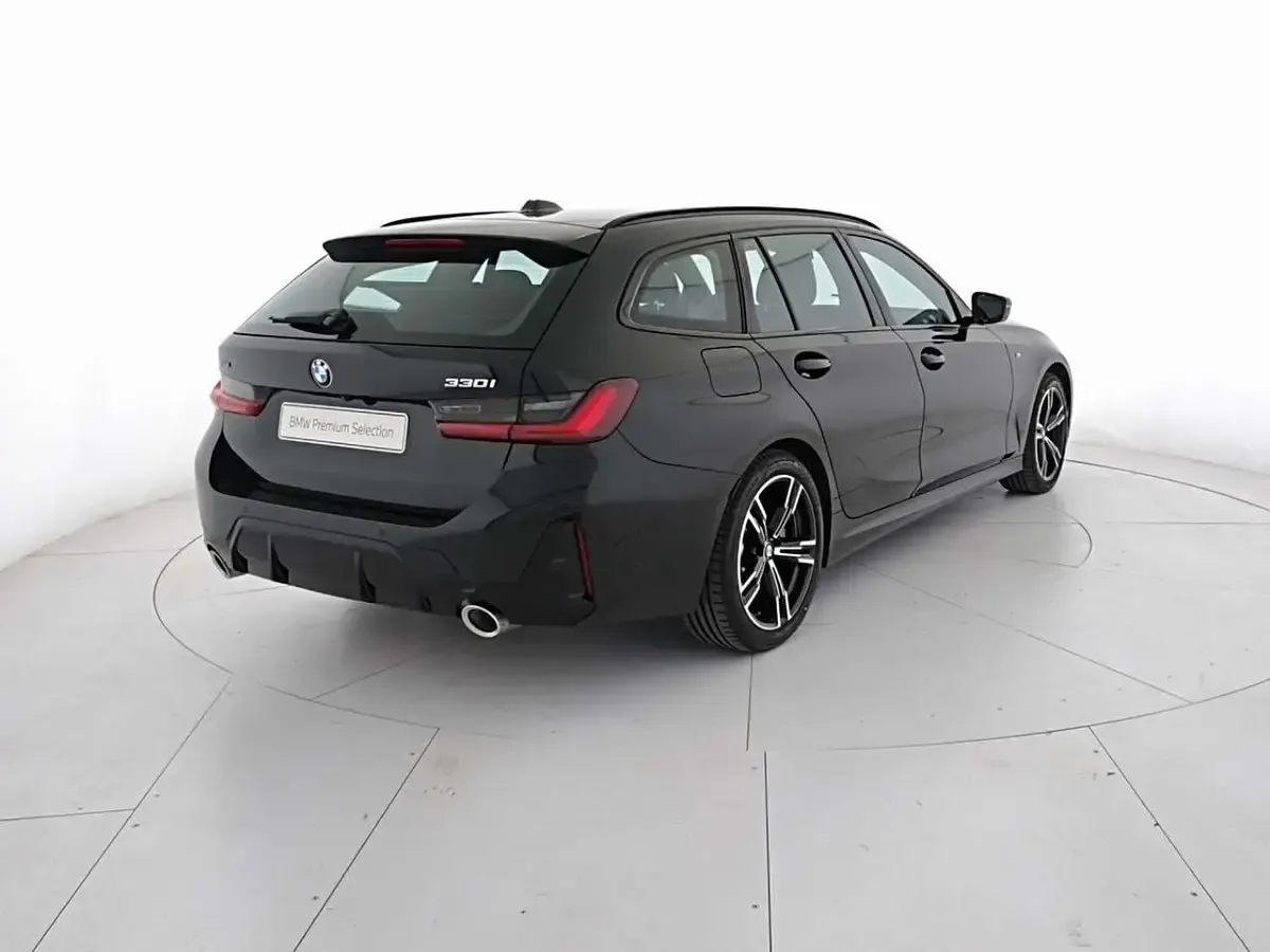 Usata BMW 330 M Sport 245 CV (180 kW) 2025 Black sapphire Station wagon