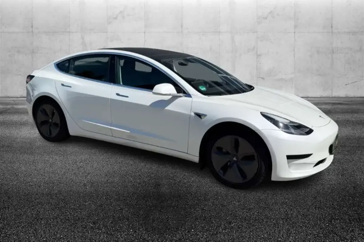 Usata Tesla Model 3 Standard Range 100 kW (136 CV) 2020 Bianco Berlina