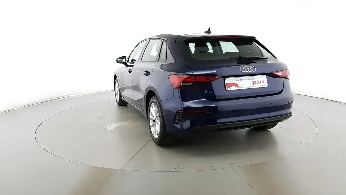 Usata Audi A3 Business 150 CV (110 kW) 2022 Blu navarra met Berlina