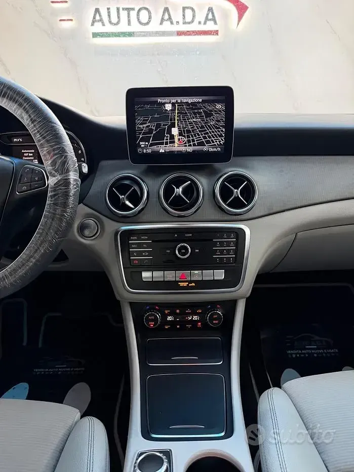 Usata Mercedes GLA200 Premium 136 CV (100 kW) 2019 Grigio SUV