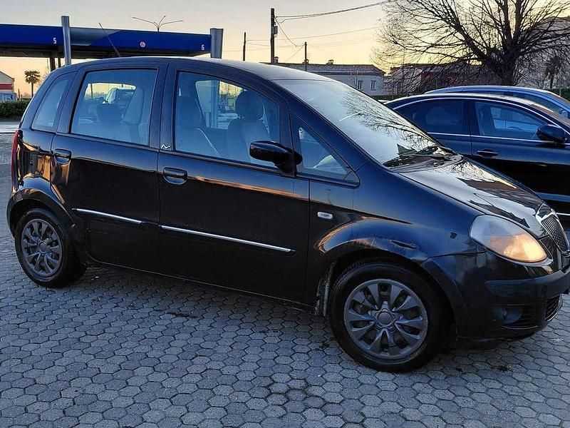 Usata Lancia Musa 95 CV (69 kW) 2005 Nero Monovolume