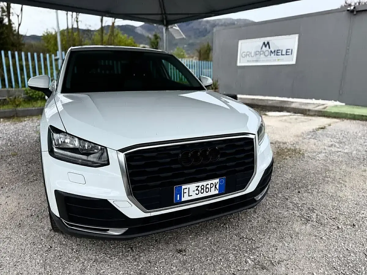 Usata Audi Q2 Business 117 CV (86 kW) 2017 Bianco SUV