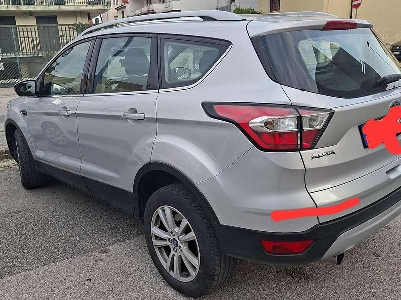 Usata Ford Kuga Titanium S 120 CV (88 kW) 2018 Argento SUV