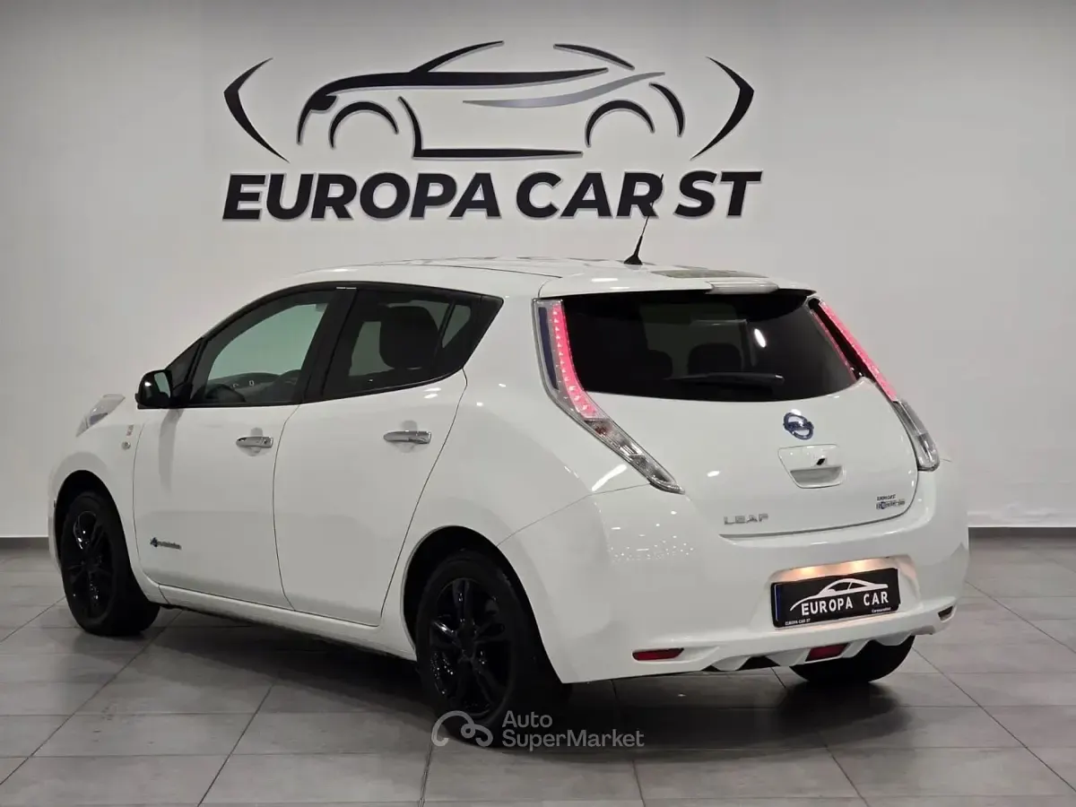 Używany Nissan Leaf Tekna 80 kW (109 KM) 2018 Biały Hatchback