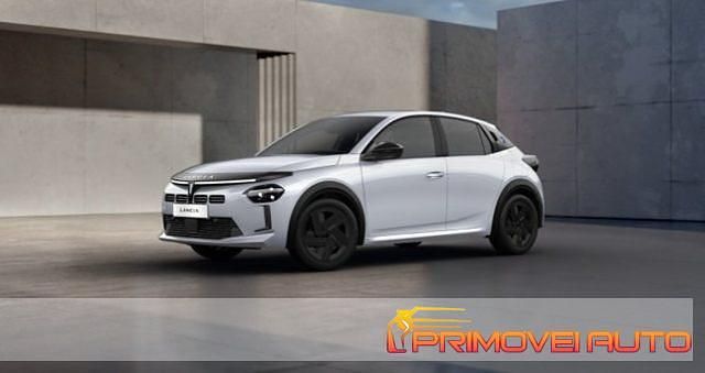 Usata Lancia Ypsilon 100 CV (73 kW) 2024 Multicolore(met.) Utilitaria