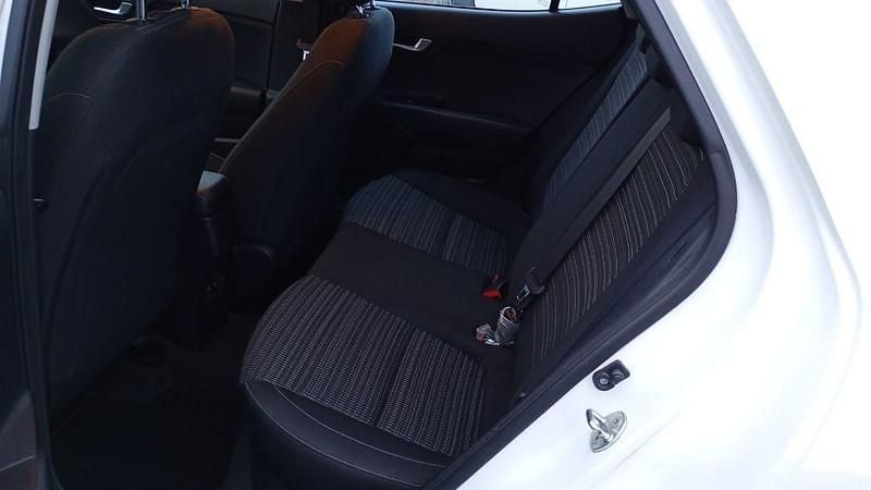 Usata Kia Stonic Style 120 CV (88 kW) 2018 Bianco SUV