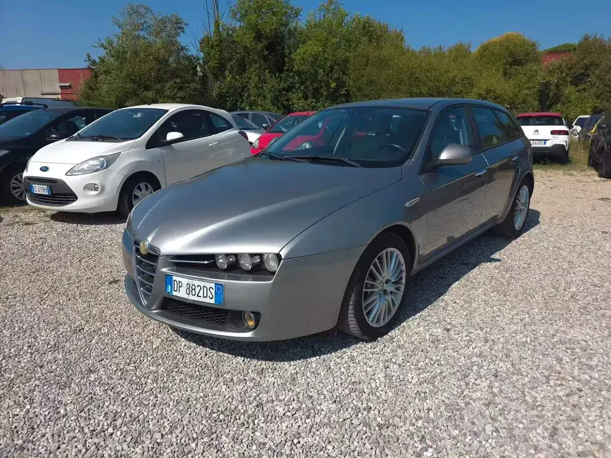Usata Alfa Romeo 159 Distinctive 120 CV (88 kW) 2008 Grigio Station wagon