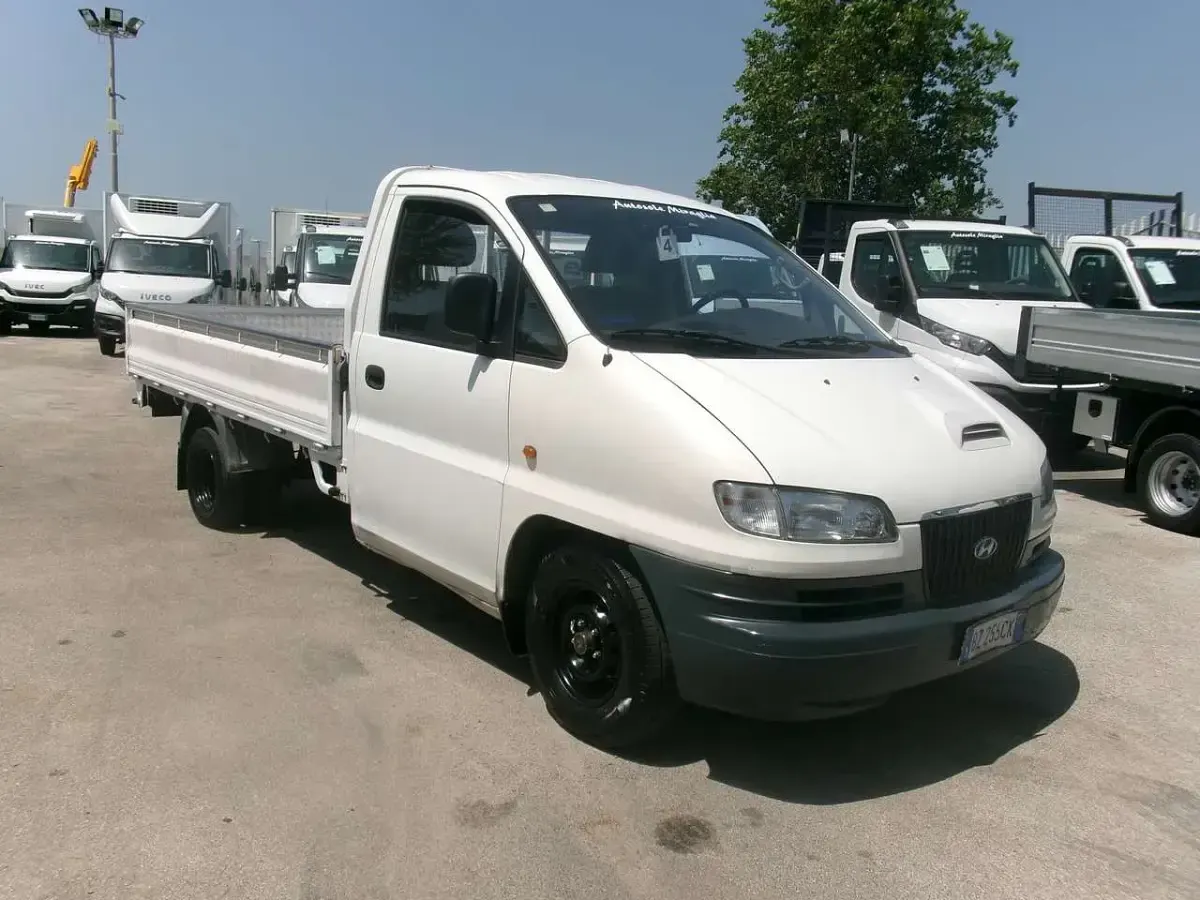 Usata Hyundai H-1 99 CV (72 kW) 2002 Bianco Monovolume